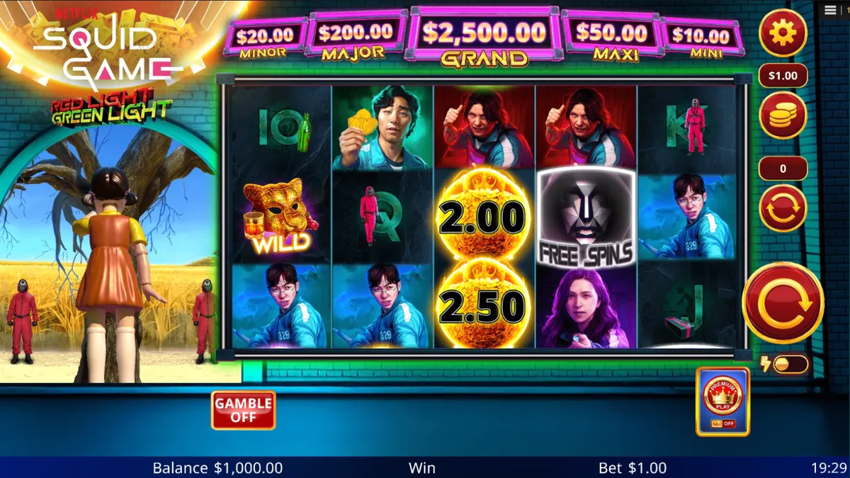 Tampilan visual slot Squid Game: Red Light, Green Light dengan latar belakang taman bermain yang ikonik